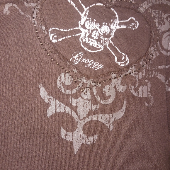 Cozy Brown Women's Sweater with Embroidered Detail - Picture 3 of 6